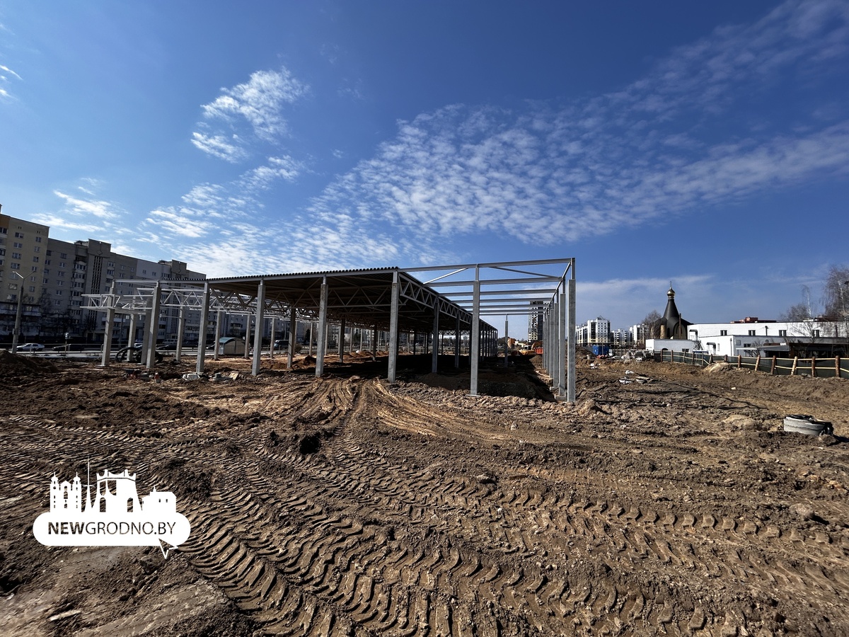 Большой магазин и кафетерий