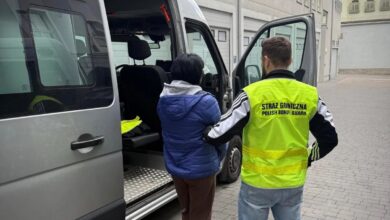 230 белорусов