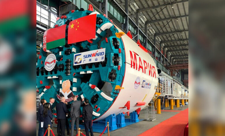 В Беларусь привезли машину для