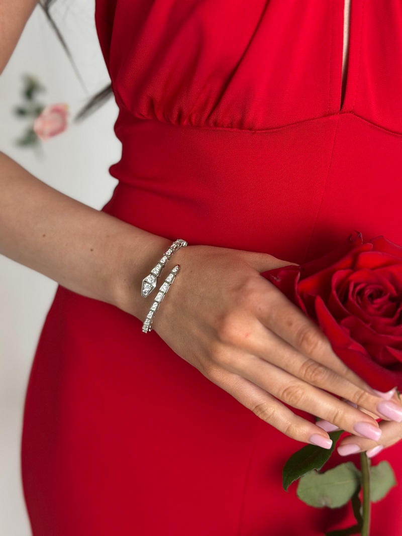 «7 КАРАТ» дарит скидки до 80%