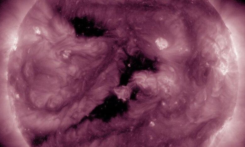 к Земле приближается магнитная