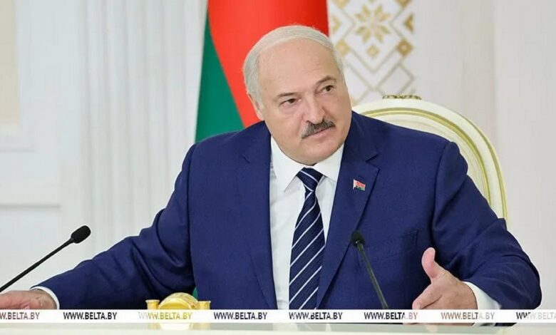 Лукашенко: идет война