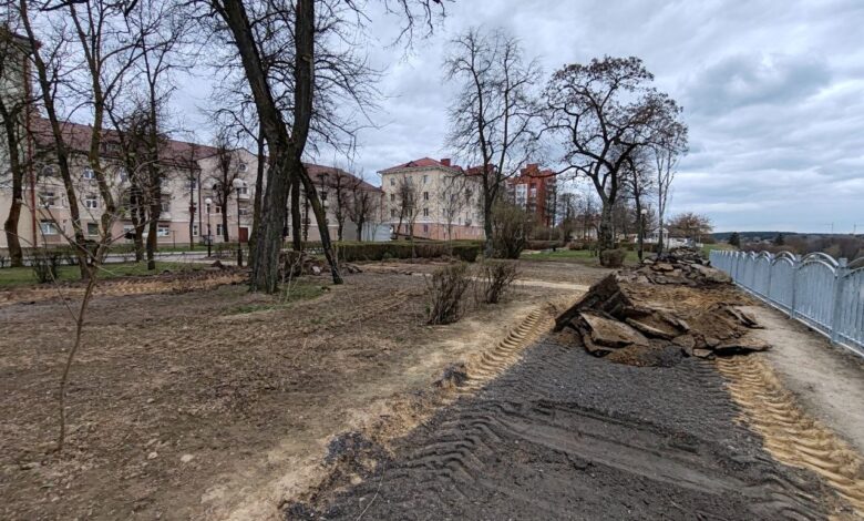 Продолжается обновление «старого» сквера в Гродно