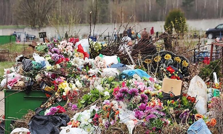 Пластиковые цветы на Радуницу: