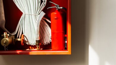 Огнетушитель: что делать до