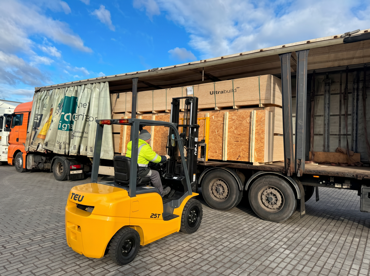 Большой оптовый склад строительных материалов в Гродно