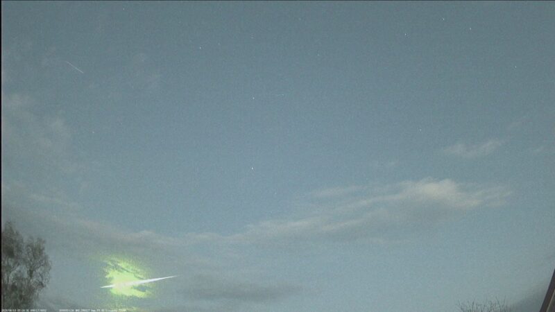 Яркий метеорит