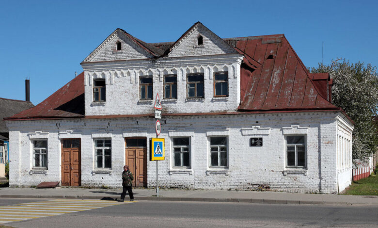 Атмосферное здание в