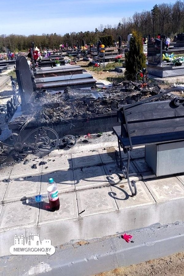 к чему приводят лампадки на кладбище