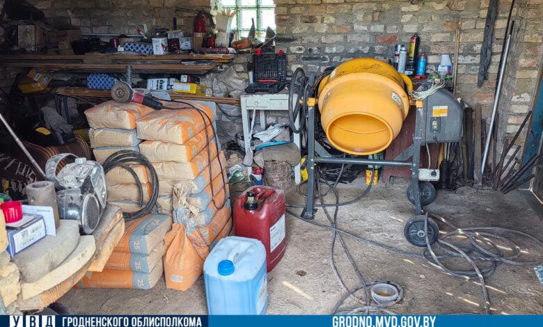 как сотрудники Мостовского РОВД