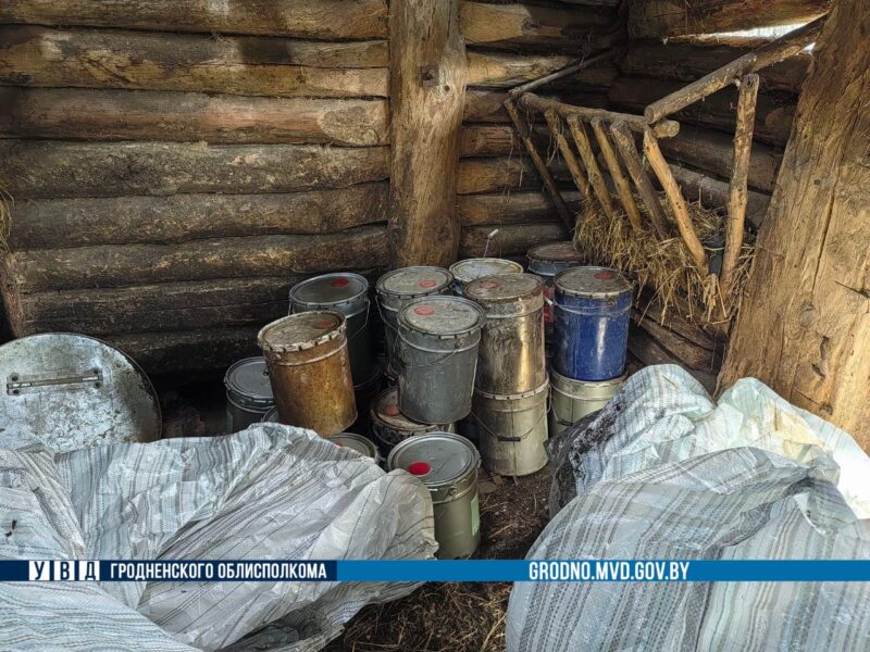 как сотрудники Мостовского РОВД