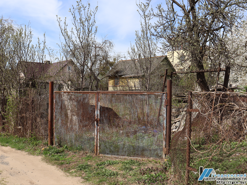 В Гродно на продажу выставили участок