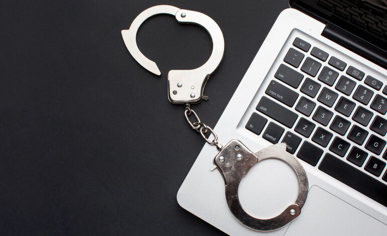 Хранение экстремистских материалов: