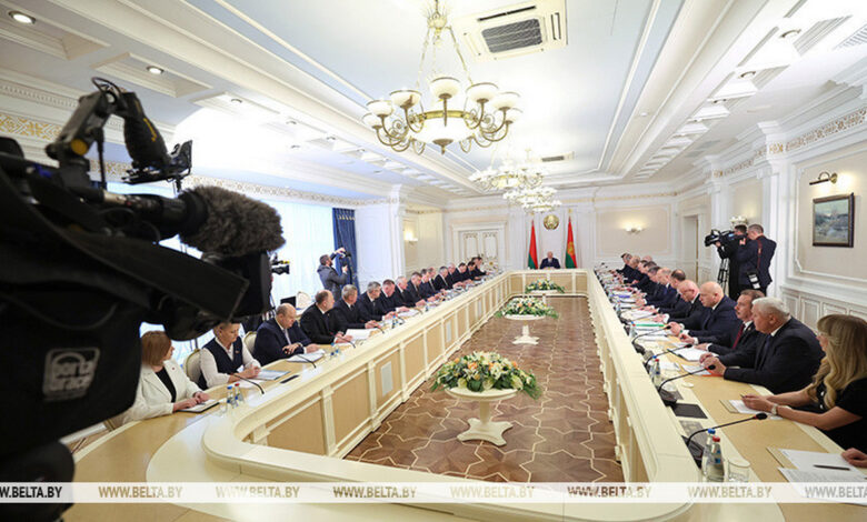 Лукашенко призывает прекратить