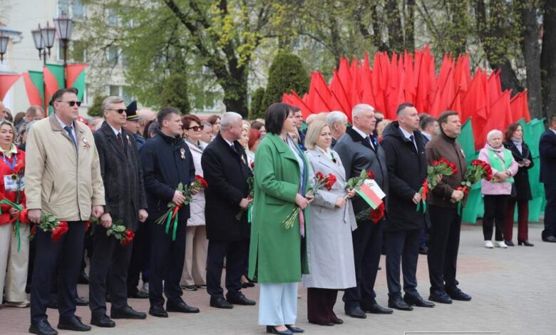 гродненцы 1 мая возложили