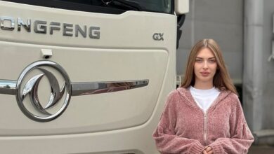 Девушка-дальнобойщица показала