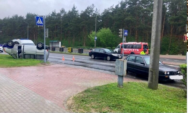 В Гродно Volkswagen опрокинулся