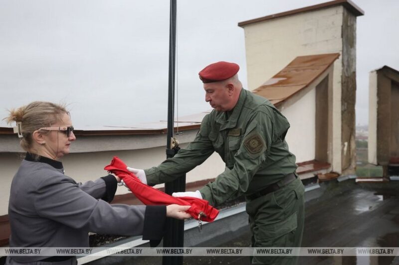 Юрий Караев поднял