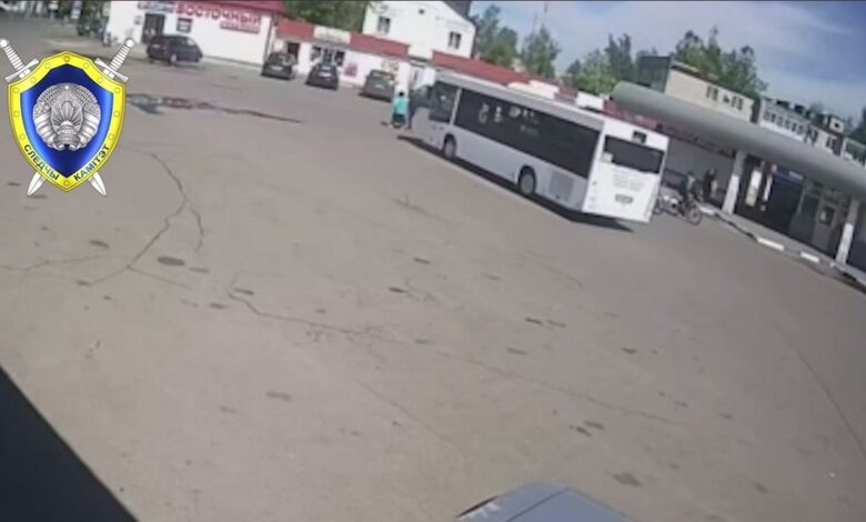 В Чаусах неуправляемый автобус