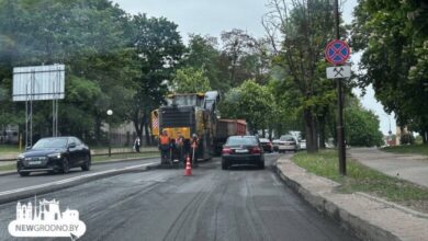 В центре