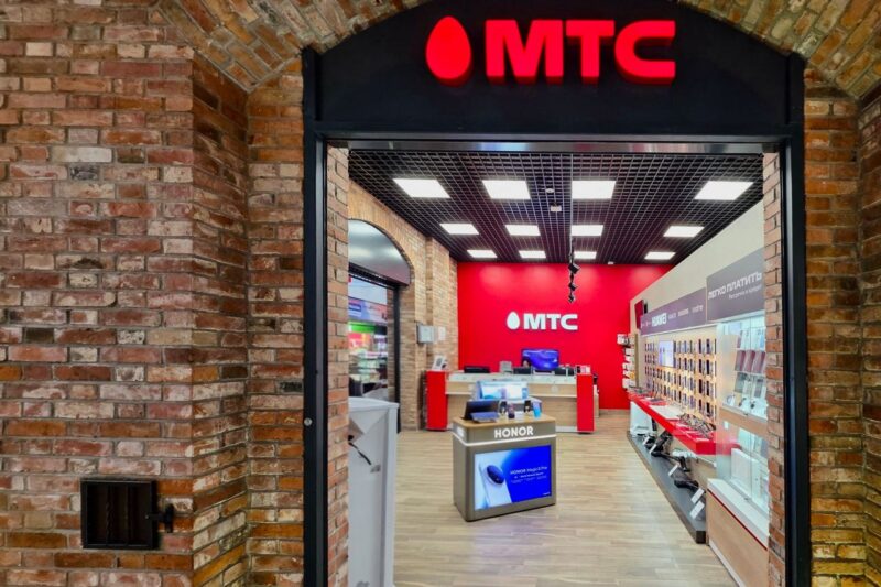 МТС открыл обновленный салон