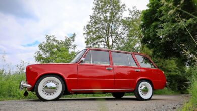 белорус показал ВАЗ-2102