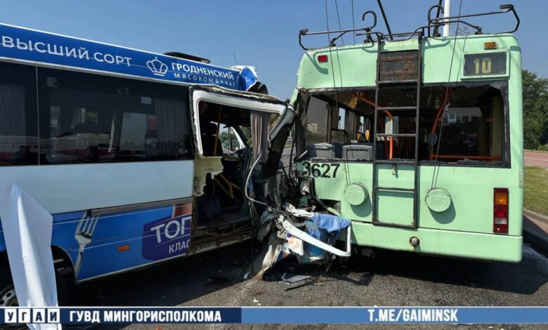 В Минске столкнулись маршрутка
