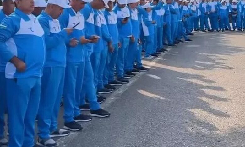 Более 200 узбеков