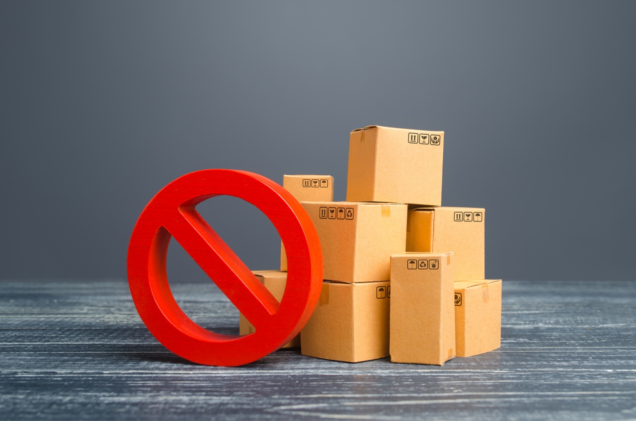 https://img.newgrodno.by/wp-content/uploads/1784148408red-prohibition-sign-next-to-boxes-on-table-2026-03-24-03-19-59-utc.jpg