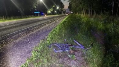Под Озерами легковушка сбила велосипедиста