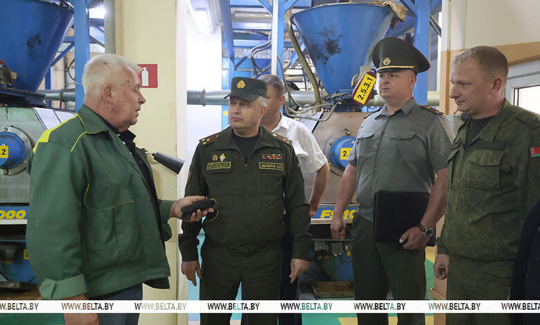 военкомы ознакомились с ходом