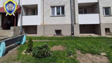 В Барановичах мальчик выпал из окна второго этажа