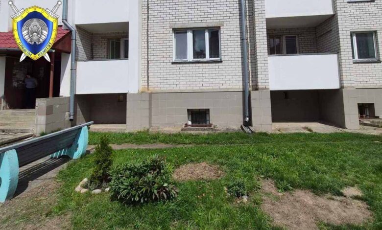 В Барановичах мальчик выпал из окна второго этажа