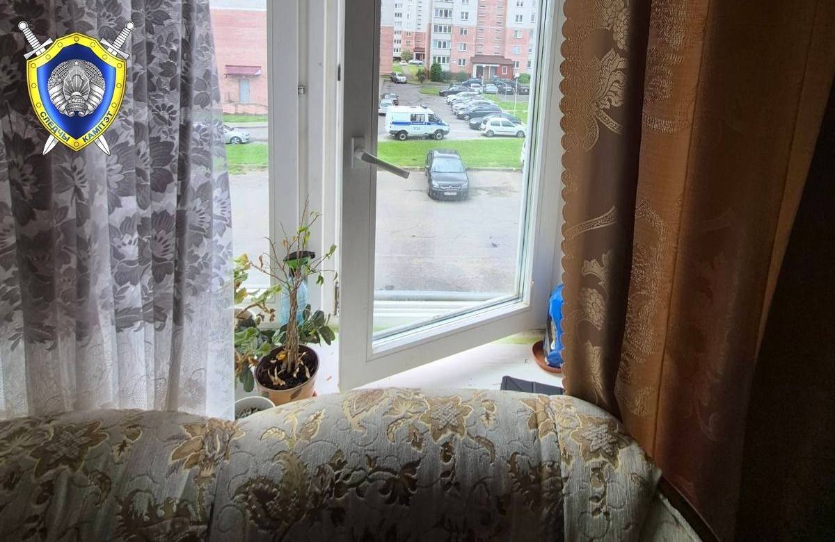 В Барановичах мальчик выпал из окна второго этажа