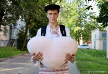 охранник из Гродно вяжет