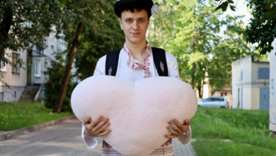 охранник из Гродно вяжет