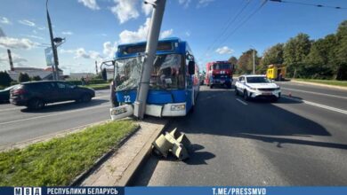 Врачи