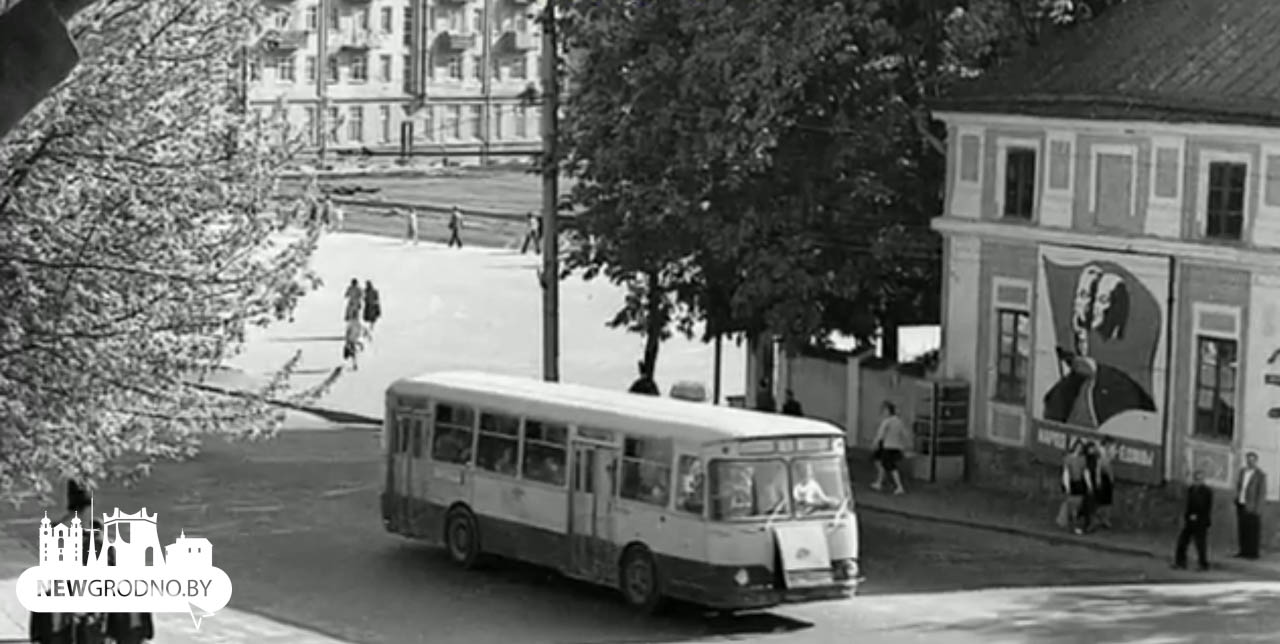Какие автобусы курсировали по улицам